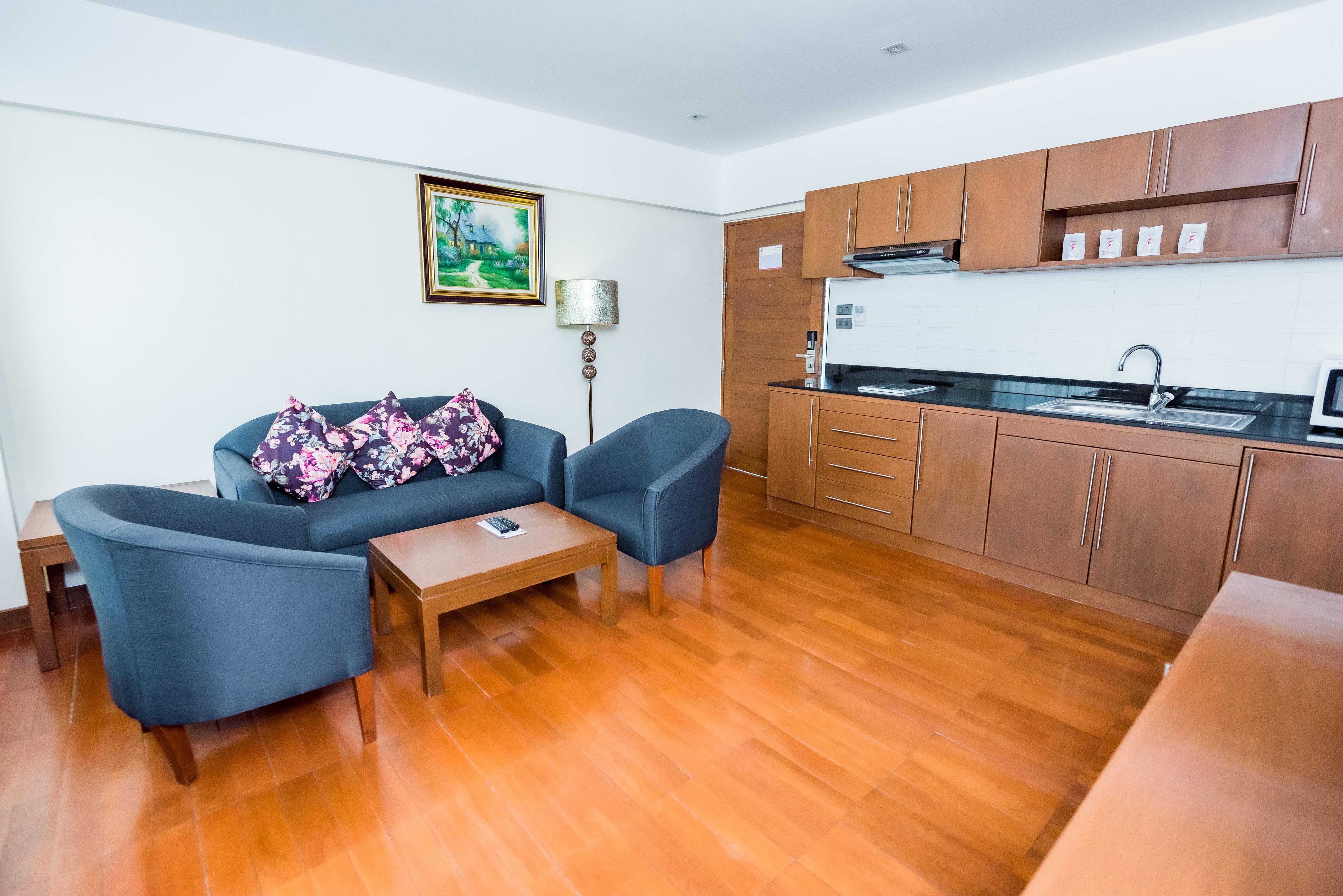 Bally Suite Sukhumvit Bangkok Dış mekan fotoğraf