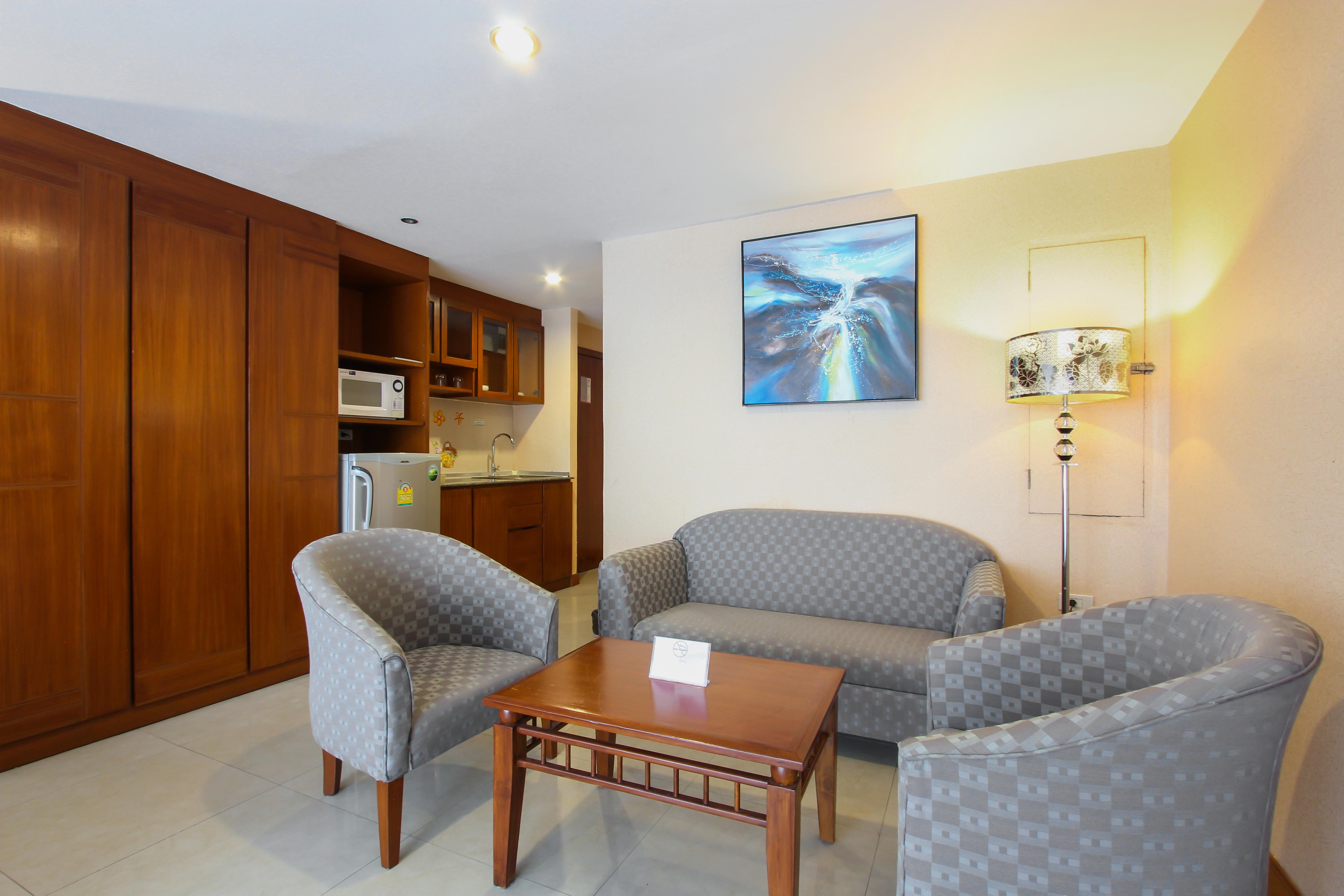 Bally Suite Sukhumvit Bangkok Dış mekan fotoğraf